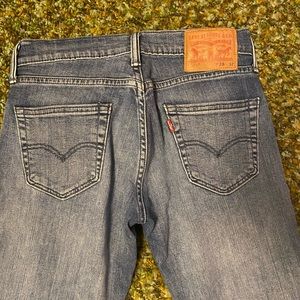 Women's Levi's jeans size 28 inseam 29
